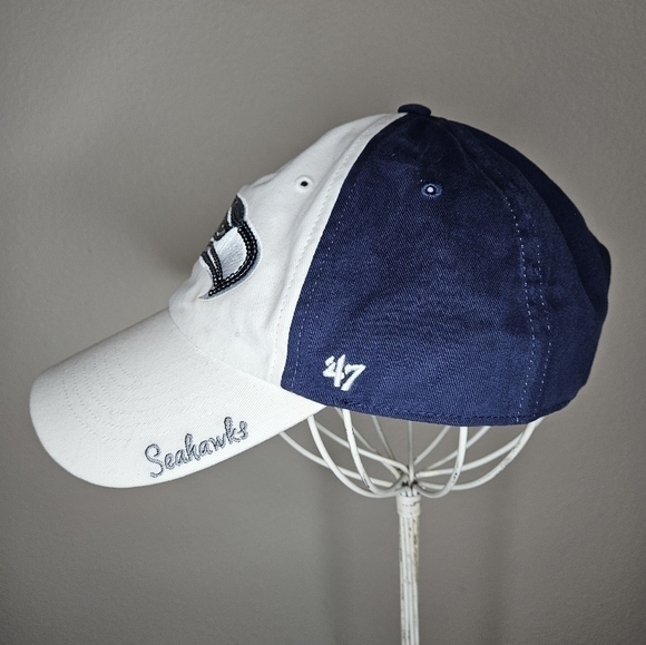 NWOT Seahawks women's hat. - Picture 2 of 4